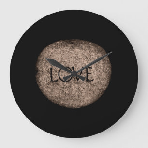 "Love" Carved Stone in Sepia Grote Klok