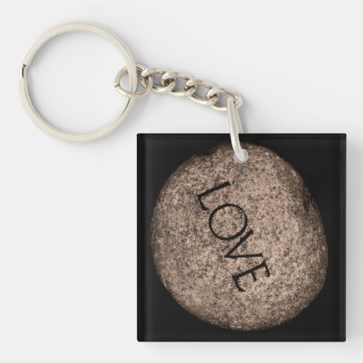 "Love" Carved Stone in Sepia Sleutelhanger (voorkant)
