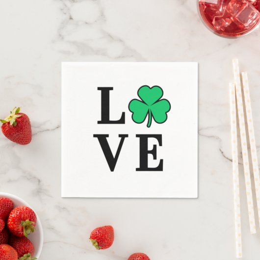 LOVE Clover Shamrock Ireland St Patrick Party Servet (Insitu)