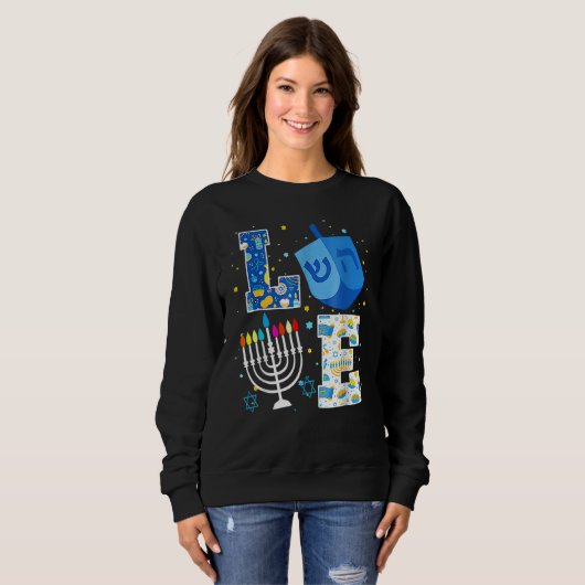 LOVE Cute Hanukkah Decorations Dreidel Menorah Cha Trui (Voorkant volledig)