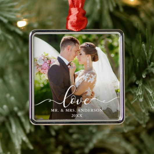 Love Elegant Script Wedding Photo Mr en Mrs. Metalen Ornament (Boom)