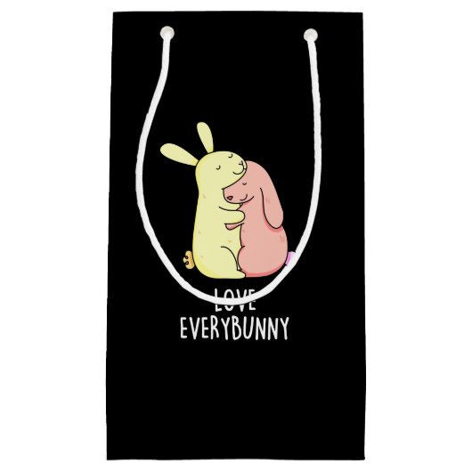 Love Every Bunny Funny Rabbit Pun Dark BG Klein Cadeauzakje (Voorkant)