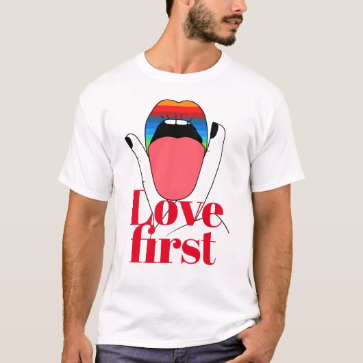 Love First T-shirt (Voorkant)