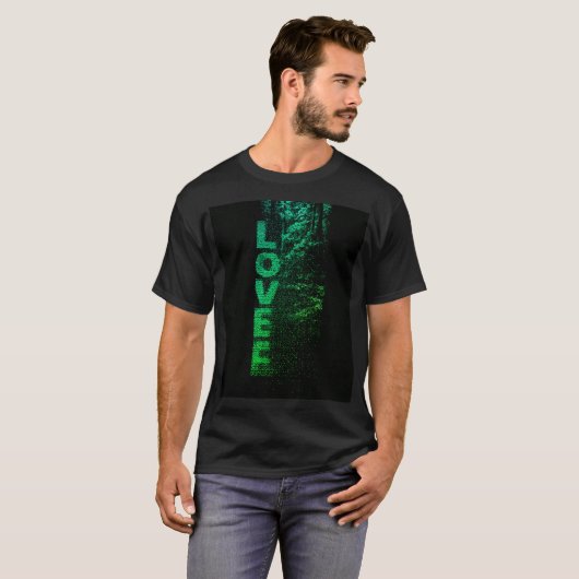 LOVE Forest Fade – Vertical Green Typography  T-shirt (Voorkant volledig)