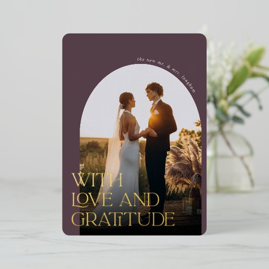 Love & Gratitude Gold Foil Weddenschap Hartelijk d Folie Uitnodiging (Staand Voorkant)