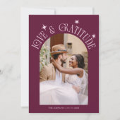 Love & Gratitude Minimal Wedding Photo Cranberry Bedankkaart (Voorkant)