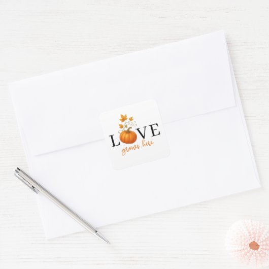 LOVE groeit hier | Pompoen Lettering Herfst Sticke Vierkante Sticker (Envelop)