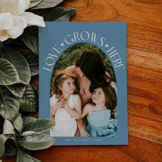 Love Grows Here Denim Blue Arch Valentines Day Feestdagenkaart