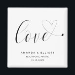 Love Heart Black White Cute Wedding Favor Magneet<br><div class="desc">Een cute bruiloft bevoordeelt magnet met het woord 'liefde' in zwarte kalligrafie met een hartslag aan het eind, boven een witte achtergrond. De eenvoudige en minimale lay-out en veel open ruimte geven dit ontwerp een modern gevoel en de kalligrafiettering en het hart geven het een romantische draai. Deze aangepaste elegante...</div>
