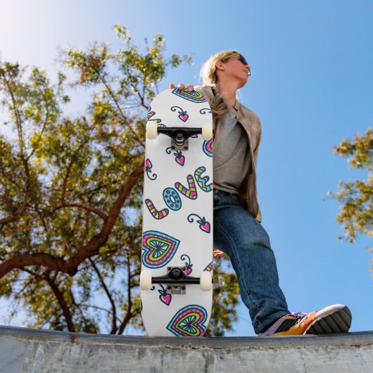 Love Heart Modern Pattern Persoonlijk Skateboard (Buiten 1)
