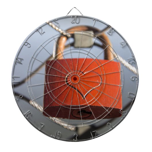 Love Heart Padlock Dartbord (Voorkant)
