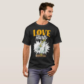 Love Hurts Eclectus Male Parrot Biting Finger for  T-shirt (Voorkant volledig)