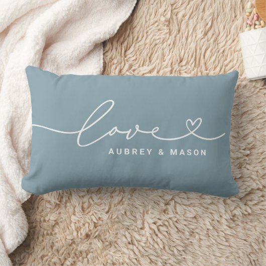 Love in Heart Script Dusty Blue Custom Monogram Kussen (Deken)