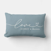 Love in Heart Script Dusty Blue Custom Monogram Kussen (Voorkant)