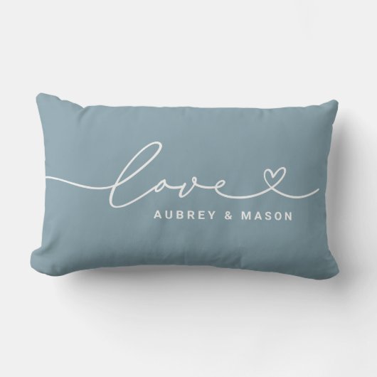 Love in Heart Script Dusty Blue Custom Monogram Kussen (Voorkant)