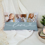 Love in Heart Script Mist Custom 3 Photo Collage Kussen<br><div class="desc">Moderne en stijlvolle,  aangepaste lumbool werpt een kussendraaiontwerp met een foto-collage van drie (3) favoriete foto's met een eenvoudig en minimaal wit 'Love'-typografisch ontwerp dat levendige en hartdetails bevat. De neutrale grijze nevel groene en witte kleuren kunnen worden gewijzigd.</div>