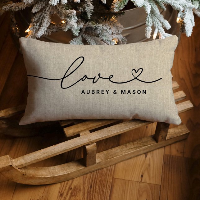 Love in Heart Script Rustic Linen Custom Monogram Kussen (Creator heeft geüpload)