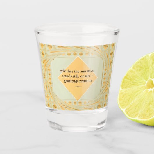 Love & Intention Collectie | Gratitude Remains™ A Shot Glas (Voorkant)