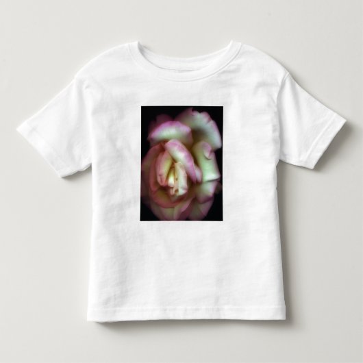 <Love is a Rose>van Nathan Griffith Kinder Shirts (Voorkant)