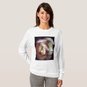 <Love is a Rose>van Nathan Griffith T-shirt (Voorkant volledig)