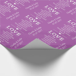 "Love Is" aangepaste namen datum & kleur inpakpapi Cadeaupapier