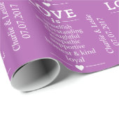 "Love Is" aangepaste namen datum & kleur inpakpapi Cadeaupapier (Rol Hoek)