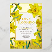 Love is blooming gold yellow daffodils wedding folie uitnodiging (Voorkant)