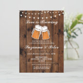 Love is Brewing Beers Wood Couple's Showers Invite Kaart (Staand voorkant)