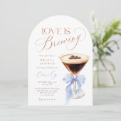 Love is Brewing Blue Arch Bridal Shower Kaart (Staand voorkant)