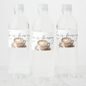 Love is Brewing Coffee Bridal Shower Waterfles Etiket (Flessen)