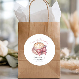 Love Is Brewing Coffee Bruidsfeest Ronde Sticker