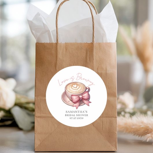 Love Is Brewing Coffee Bruidsfeest Ronde Sticker