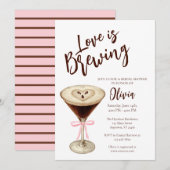 Love Is Brewing Coffee Bruidsuitnodiging Kaart (Voorkant / Achterkant)
