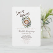 Love Is Brewing Espresso Bloemige Bruiloftsborrel Kaart (Staand voorkant)