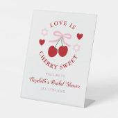 Love Is Cherry Sweet Bridal Shower Reclamebord Met Voetstuk (Voorkant)