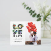 Love is Floral Photo Wedding Aankondigingskaart (Staand voorkant)