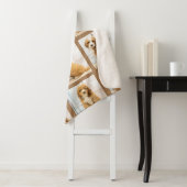 LOVE IS | Foto Collage Puppy op Brown Sherpa Deken (In situ)