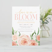 Love Is In Bloom Blush Pink Floral Bridal Shower Kaart (Staand voorkant)