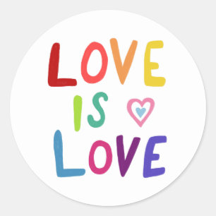 LOVE IS LOVE kleurrijke regenbooghandlettering set Ronde Sticker