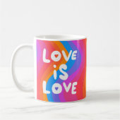 LOVE IS LOVE kleurrijke regenboogpride Koffiemok (Links)