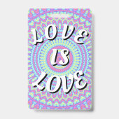 Love Is Love Pride Badge (Achterkant)
