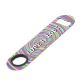Love Is Love Pride Bar Sleutel Speed Flessenopener (Voorkant Gekanteld)