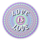 Love Is Love Pride Keramische Knop (Voorkant)