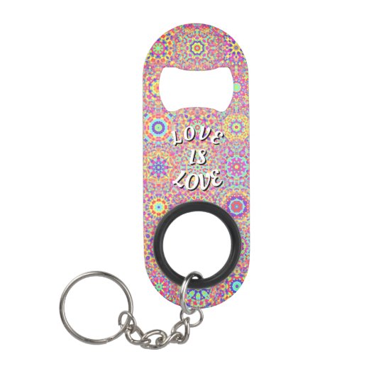 Love Is Love Pride Keychain Bottle Opener Mini Flessenopener (Voorkant)