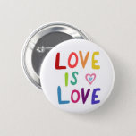 LOVE IS LOVE Pride kleurrijke regenboog Ronde Button 5,7 Cm<br><div class="desc">Decoreer je outfit met deze coole knop. Het is een geweldig cadeau! U kunt het aanpassen en tekst ook toevoegen. Bekijk mijn winkel voor veel meer kleuren en patronen en pronounges - en vind dit ontwerp ook op shirten en stickers! Laat me weten of je ook iets op maat wilt....</div>