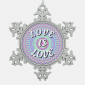 Love Is Love Pride Tin Sneeuwvlok Ornament (Voorkant)