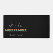 Love is Love Rainbow LGBTQ Desk Mat (Voorkant)