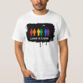 LOVE IS LOVE ZWART T-SHIRT (Voorkant)