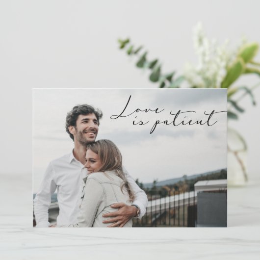 Love is Patiënt Save the NEW date Wedding Briefkaa (Staand voorkant)