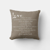 Love is Patient (scripture verse) white on taupe Kussen (Voorkant)